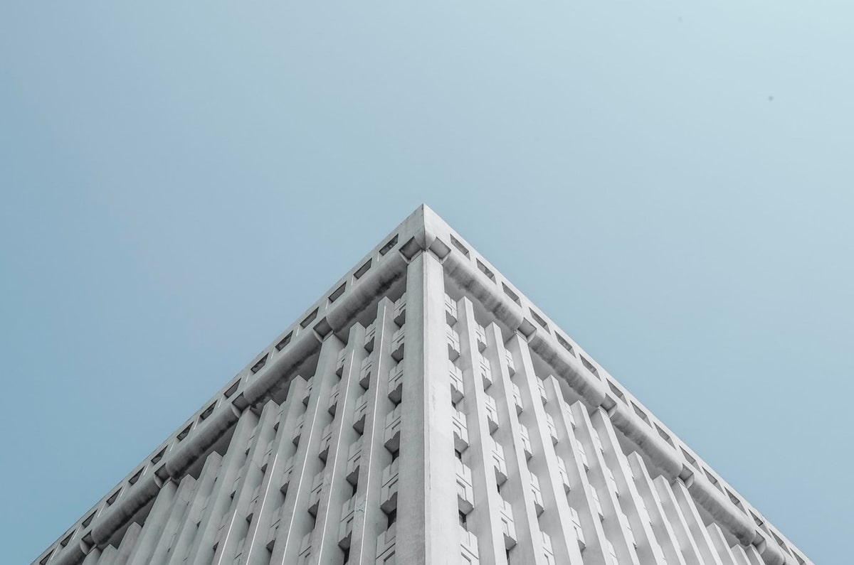 群里突然炸了：地铁里的对话背后的暗线，终于有人讲清楚了